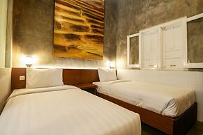 Watu Agung Guest House
