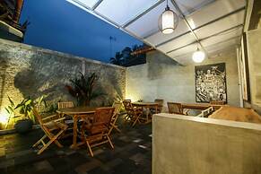 Watu Agung Guest House