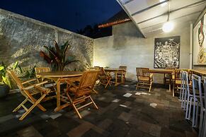 Watu Agung Guest House