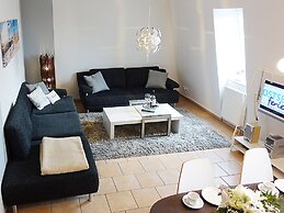 Intercontinental Family Home - North American Mediterranean Vacation R