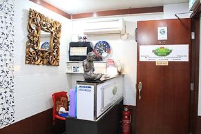 Pay-Less Guest House - Hostel