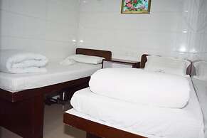 Pay-Less Guest House - Hostel