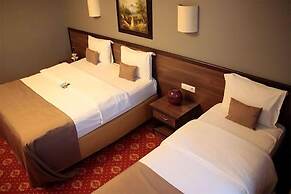 Hizel Hotel
