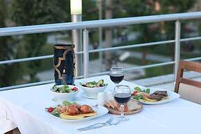Hizel Hotel