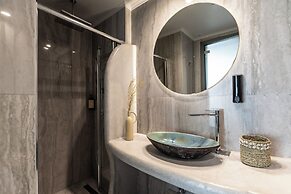 Blue Carpet Luxury Suites