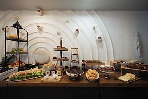 Blue Carpet Luxury Suites