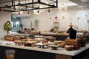 Blue Carpet Luxury Suites