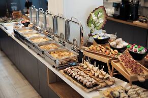 Blue Carpet Luxury Suites