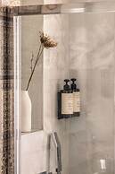 Blue Carpet Luxury Suites