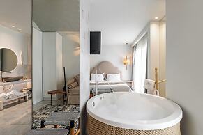 Blue Carpet Luxury Suites