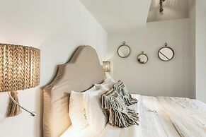 Blue Carpet Luxury Suites