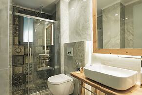 Blue Carpet Luxury Suites