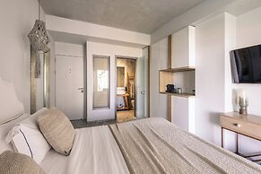 Blue Carpet Luxury Suites