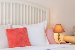 Studio T by MRG Apartments