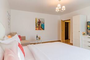 Studio T by MRG Apartments