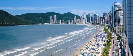 Apto 2 qtos - acesso exclusivo á praia, 30mts