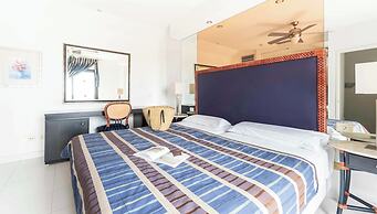 Beverly Hills Heights - Excel Hotels & Resorts