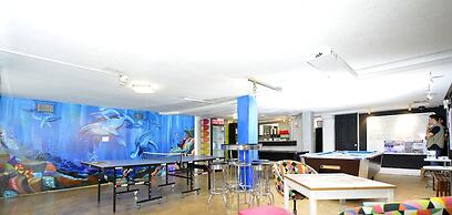 South Beach Rooms and Hostel