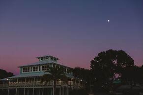 Dolphin Point Villas