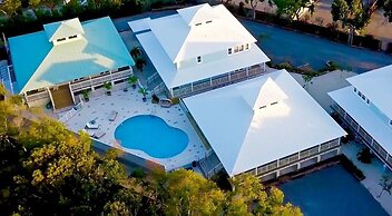 Dolphin Point Villas