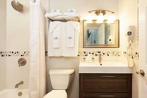 Dolphin Point Villas