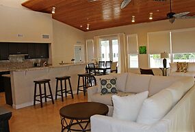 Dolphin Point Villas