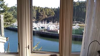 Noyo Harbor Inn Restaurant and Tavern