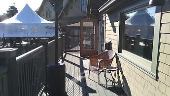 Noyo Harbor Inn Restaurant and Tavern