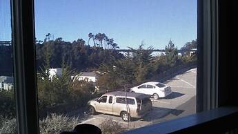 Noyo Harbor Inn Restaurant and Tavern