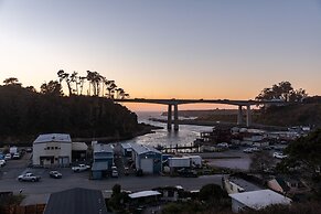Noyo Harbor Inn Restaurant and Tavern