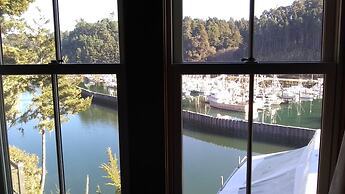 Noyo Harbor Inn Restaurant and Tavern