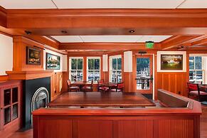 Noyo Harbor Inn Restaurant and Tavern