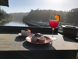 Noyo Harbor Inn Restaurant and Tavern