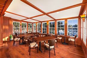 Noyo Harbor Inn Restaurant and Tavern