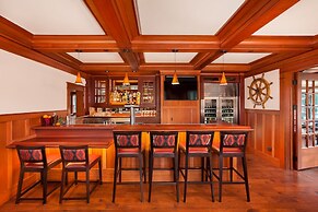 Noyo Harbor Inn Restaurant and Tavern