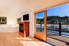 Noyo Harbor Inn Restaurant and Tavern