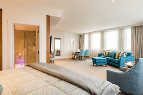 Distinction Christchurch Hotel