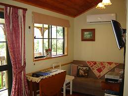 Karangahake Gold 'n Views Cottage