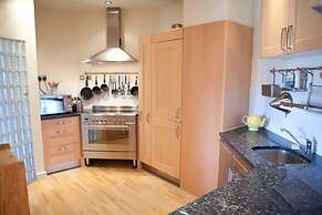 Toothbrush Apartments - Central Ipswich