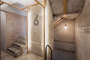 Just Inn - City Hall