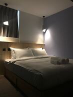 Just Inn - City Hall