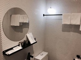 Just Inn - City Hall