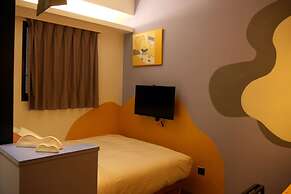 Just Inn - City Hall