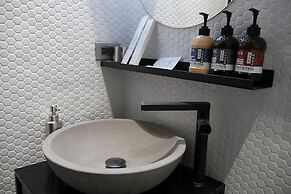 Just Inn - City Hall