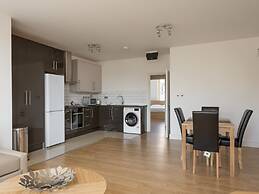 Luxurious 2 Bed Apartment in Central Bedford