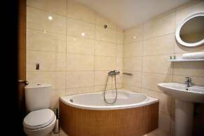 24 Seven Boutique Hotel