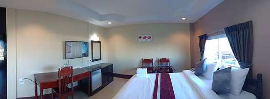 Submukdaphoomplace Hotel