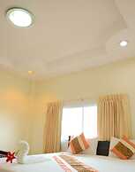 Submukdaphoomplace Hotel