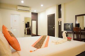 Submukdaphoomplace Hotel