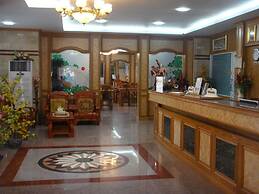 Submukdaphoomplace Hotel